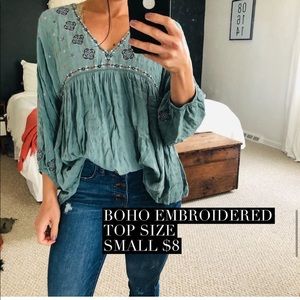 Boho blouse in sage green